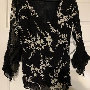 Temptations Black and White Floral V-Neck Ruffle Sleeve Blouse